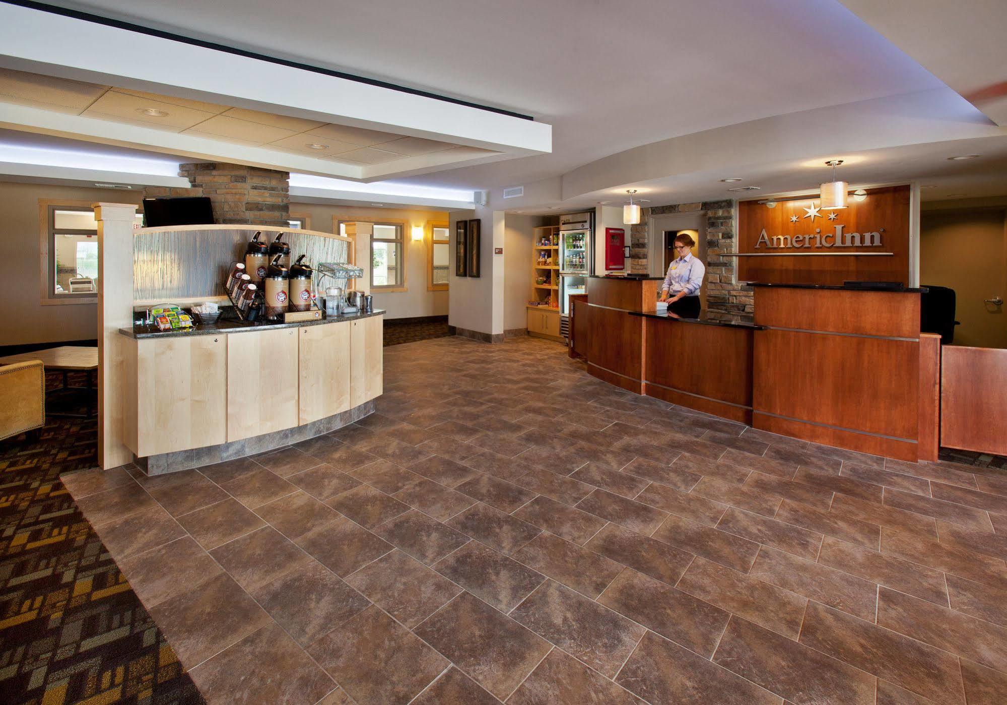 Americinn By Wyndham Hartford Sd Eksteriør billede